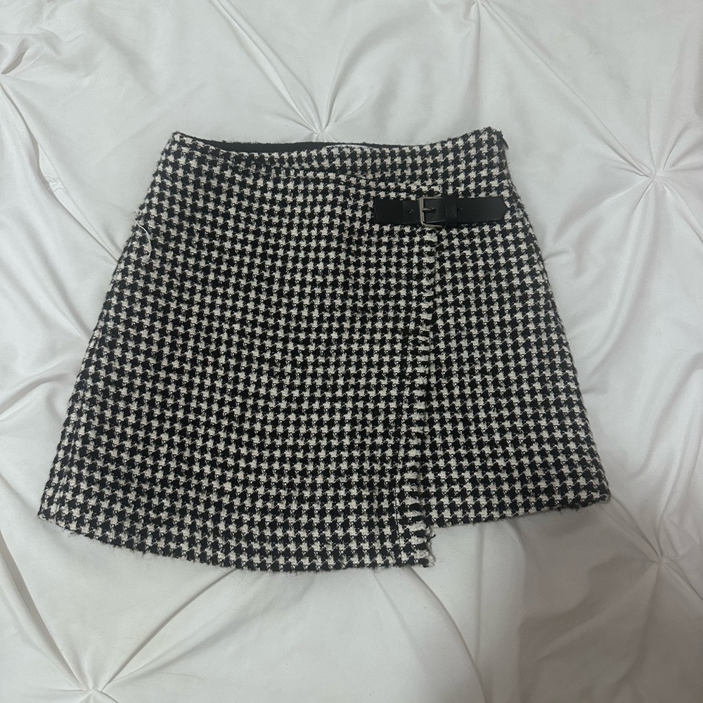 Zara Black and White Checkered Mini Skirt